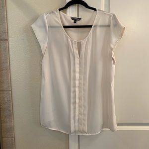 Express top. White. L